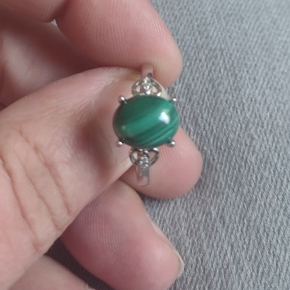 Natural 10mm Malachite Cabochon & 925-Silver Ring (s7) - Picture 4 of 13